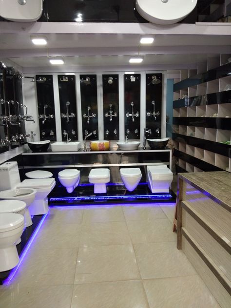 Plumbing Shop Interior Design, Sanitary Showroom Interiors, Paint Showroom, Interior Shop Display, Store Display Design, Shop Counter Design, Showroom Ideas, Kitchen And Bath Showroom, Bathroom Store