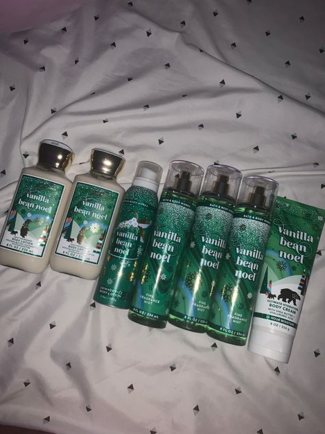 Vanilla Noel Bean, Vanilla Bean Scent, Vanilla Noel Bath And Body Works, Vanilla Bean Noel Aesthetic, Bath And Body Work Aesthetic, Bathroom Body Works, Vanilla Bean Bath And Body Works, Bath And Body Works Winter Scents, Christmas Shower Products