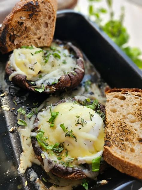 Baked Portobello Mushrooms with Herbs - Women of Today Portabella Mushroom Recipes, Portabella Mushrooms Recipes, Vegetarian Drinks, Portabella Mushroom, Portobello Mushroom Recipes, Slow Cooker Apples, Stuffed Portabella Mushrooms, Healthy Sugar, Portobello Mushroom