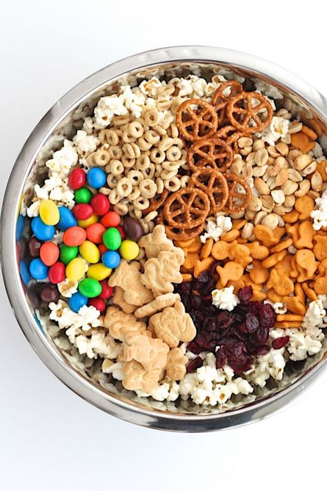 3 Healthy Snack Mixes Your Kids Will Love Healthy Snack Mix, Pantry Snacks, Healthy Movie Snacks, Popcorn Mix, Snack Mixes, Trail Mix Recipes, Camping Snacks, Movie Night Snacks, Popcorn Snacks