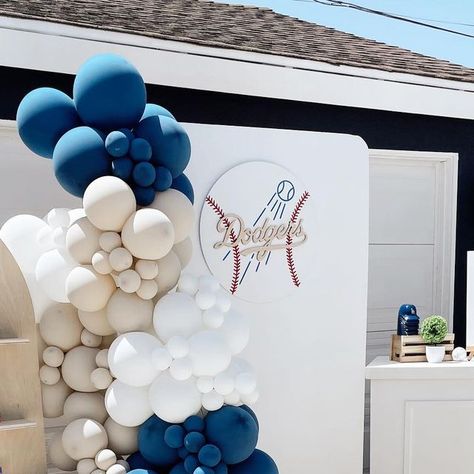 Dodgers Theme Birthday Party, Dodger Party Ideas, Dodger Birthday Party Ideas, Dodger Theme Birthday Party, Dodgers Baby Shower Ideas, 30 Bday Ideas, Dodger Party, Dodgers Birthday Party, Dodgers Party