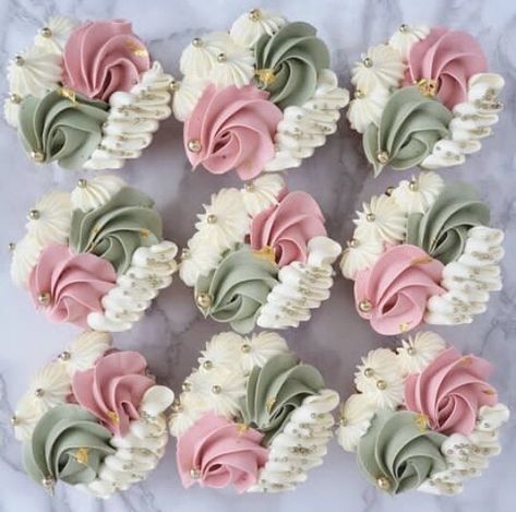 Wedding Cupcake Designs, Wedding Cupcakes Ideas, Cupcake Piping, Cupcake Decorating Tips, Fancy Cupcakes, Cupcakes Ideas, Delicious Cupcakes, Pastel Cakes, Pretty Cupcakes