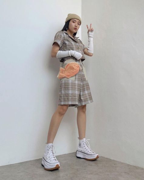 Converse Star Hike, Converse Runstar Hike, Runstar Hike, White Converse Outfits, 80s Fashion Trends, Converse Star, Converse Run Star, 80s Outfit, Outfits With Converse