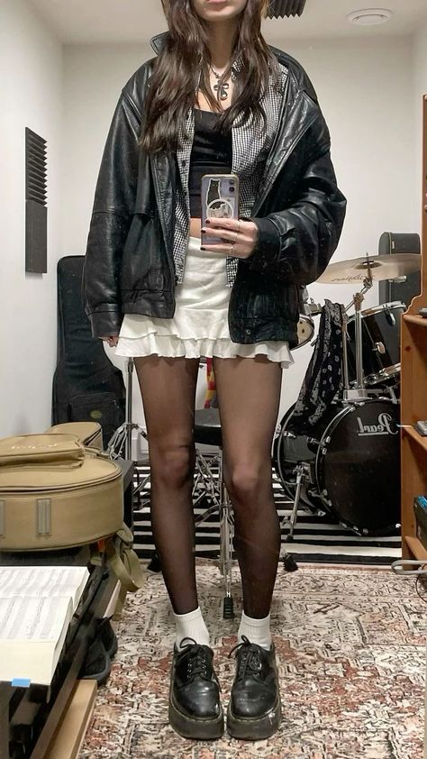 Alternative Date Outfit, Alt Outfit Inspiration, Winter Outfits Downtown, Skirt Outfits Alt, Grunge Feminine Style, Casual Alt Outfits, Skirt Jacket Outfit, Fall Outfit Skirt, Worst Outfits