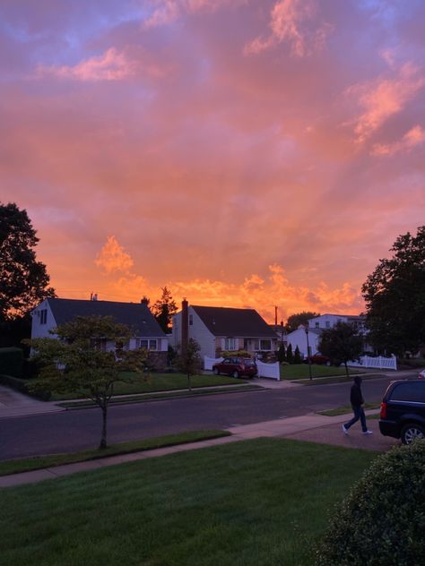 Suburban Aesthetic Summer, Aesthetic Neighborhood Houses, America Neighbourhood, Rich Suburban Aesthetic, American Neighborhood Aesthetic, Suburb Aesthetic, Suburbs Aesthetic, Sunset Neighborhood, Neighbourhood Aesthetic