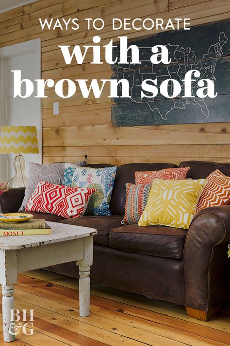 Cushion For Brown Sofa, Decorating A Brown Couch, Decorate With Brown Couch, Brown Sofa Living Room Ideas Modern, Leather Sofa Decorating Ideas, Brown Sofa Cushions, Dark Brown Lounge Styling, Dark Brown Leather Sofa Styling, Styling Leather Sofa