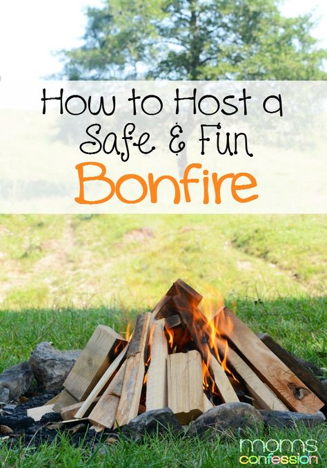 Just thinking about the crackling of the fire along with the feeling of wrapping up in a blanket to keep cozy makes me wish I was sitting by a bonfire right now. Head into Fall cozied up next to a bonfire with these great ideas for hosting a safe and fun bonfire this fall!! Country Bonfire, Fall Bonfire Party, Backyard Bonfire Party, Bonfire Birthday Party, Bonfire Birthday, Fall Bonfire, Gazebo With Fire Pit, Backyard Bonfire, Fire Pit Decor