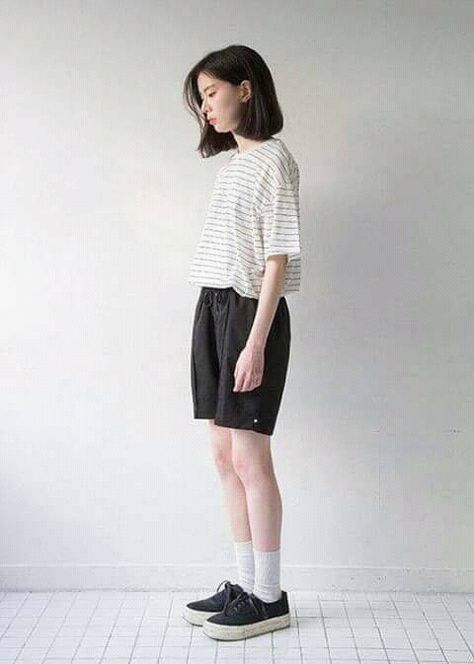 Summer Casual Outfit, Japanese Summer, Minimalist Japanese, In The Summertime, Summer Outfit Ideas, Ulzzang Fashion, Pinterest Fashion, Korean Outfits, Canvas Sneakers