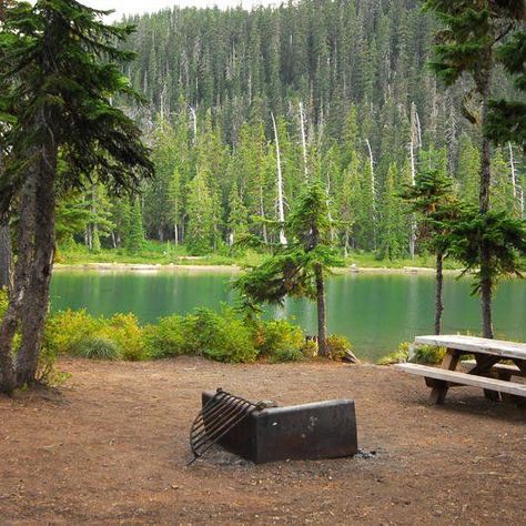 Oregon Lakes, Oregon Camping, Lake Camp, Tenda Camping, Pacific Northwest Travel, Oregon Hikes, Explore Oregon, Lake Camping, Oregon Road Trip