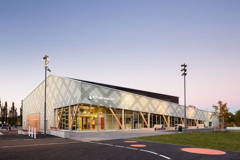 Gallery of Rotebro Sports Hall / White Arkitekter - 2 Sports Hall Design, Indoor Sports Complex Design, Sport Building, Minimal Exterior, Soccer Center, Round Gazebo, School Gate, Basketball Arena, Sports Facility Architecture