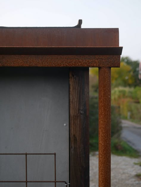 Stylish Rain Gutters in Corten Steel, Aluminum, and Zinc by Jespersen Nødtvedt Douglas Wood, Steel Architecture, Building Aesthetic, Gardening Trends, Design 101, Rain Gutters, Roof Detail, Garden Studio, Corten Steel