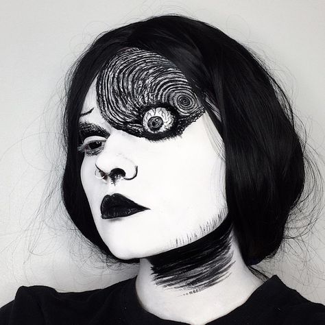 Halloween Frankenstein Makeup, Uzumaki Manga, Frankenstein Makeup, Makeup Aesthetics, White Face Paint, Creepy Halloween Makeup, Make Up Ideas, Graphic Makeup, Horror Makeup