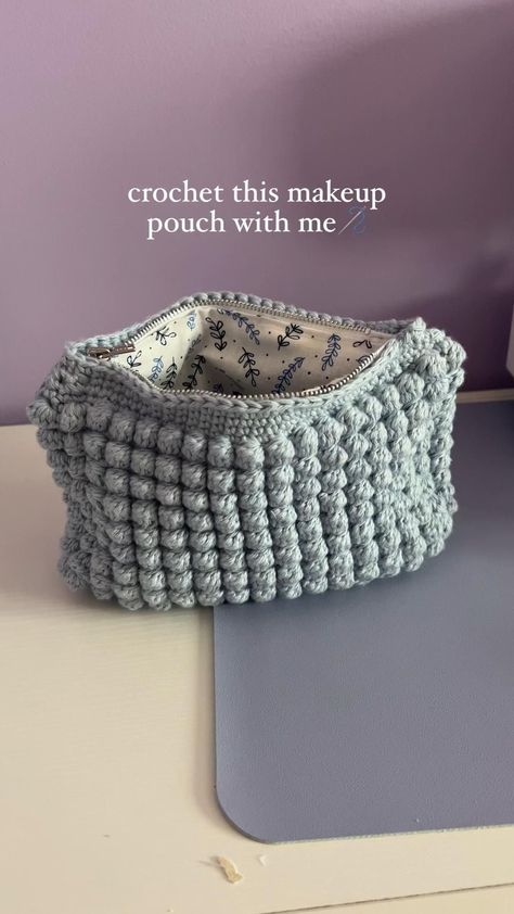 Bobble Stitch Crochet, Bobble Crochet, Crochet Fairy, Crochet Pouch, Crochet Business, Crochet Clutch, Crochet Handbags Patterns, Crochet Stitches For Beginners, Stitch Crochet