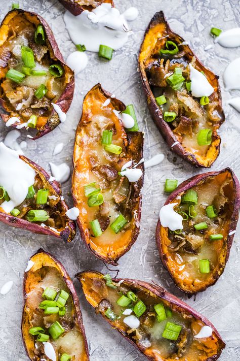 savory loaded sweet potato skins I a healthier version of potato skins l howsweeteats.com #sweetpotato #potatoskins #loadedsweetpotato #sidedish #healthy Sweet Potato Skins Recipe, Potato Skins Recipe, Healthy Superbowl Snacks, Sweet Potato Skins, Crispy Sweet Potato, Loaded Sweet Potato, Potato Skins, Woodland Fairy, Healthy Appetizers