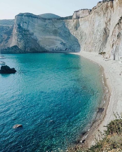 Elena Vertiy 💛💙 (@travellookeasy) posted on Instagram: “Once again, gorgeous and fabulous Italy 🇮🇹 is one of its gems, the island of Ponza. A unique feature of the island of Ponza is the…” • May 17, 2021 at 7:20pm UTC Ponza Italy, Best Of Italy, Italy Aesthetic, Italy Travel Guide, Italy Vacation, Most Beautiful Beaches, Weekend Trips, Travel Inspo, Wonderful Places