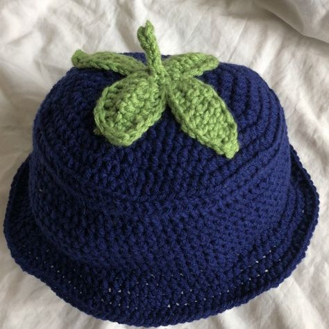 Fun Crochet Hats, Fun Crochet Hat, Aesthetic Crochet Ideas, Cute Crochet Hats, Crochet Bucket Hat, Crochet Inspo, Fun Crochet Projects, Diy Crochet Projects, Free Crochet Patterns