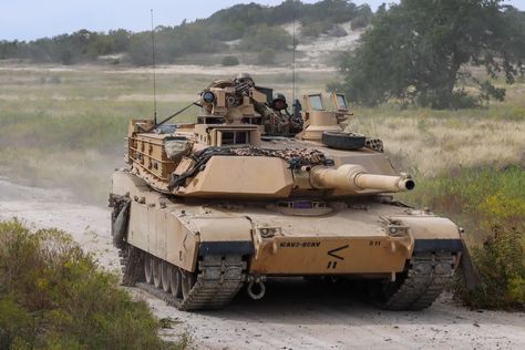 Marine Corps Ranks, M1a2 Abrams, Iraqi Army, M1 Abrams, Fire Training, Military Armor, Military News, Military Pictures, Military Photos