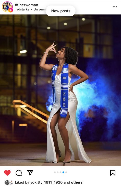 Zeta Graduation Pictures, Zeta Phi Beta Graduation Pictures, Zeta Phi Beta Photoshoot, Zeta Phi Beta Outfits, Grad Poses, College Graduation Pictures Poses, Grad Shoot, Graduation Look, Girl Graduation