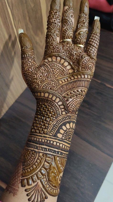 Makeup And Hairstyles, Beautiful Simple Mehndi Design, Front Mehndi Design, Palm Mehndi Design, Indian Mehndi Designs, Mehndi Designs For Kids, Very Simple Mehndi Designs, Simple Mehndi Designs Fingers, Engagement Mehndi Designs