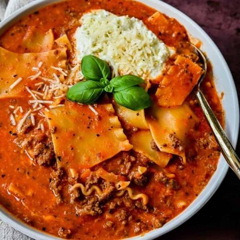 Beef Lasagna Soup, Lasagne Soup, Fresh Ricotta, Cheese Mozzarella, Beef Lasagna, Lasagna Soup Recipe, Comforting Soup, Homemade Lasagna, Lasagna Soup