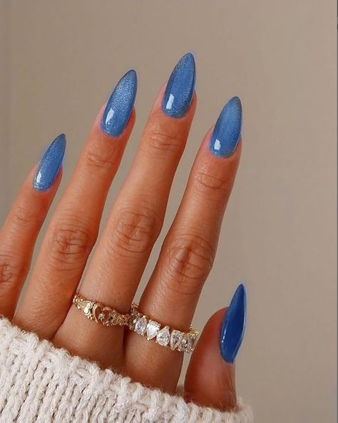 Nail Art Bleu, Nails Medium Almond, Glitter Nails Acrylic, Eye Nail Art, Milky Nails, Press On Nails Medium, Medium Almond, Blue Nail Designs, Nails Medium