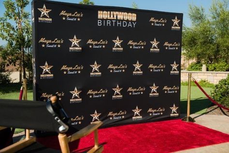 Hollywood Sweet 16, Red Carpet Decorations, Starry Night Theme, Red Carpet Sweet 16, Red Carpet Theme Party, Oscars Theme Party, Hollywood Birthday Parties, Red Carpet Backdrop, Red Carpet Theme