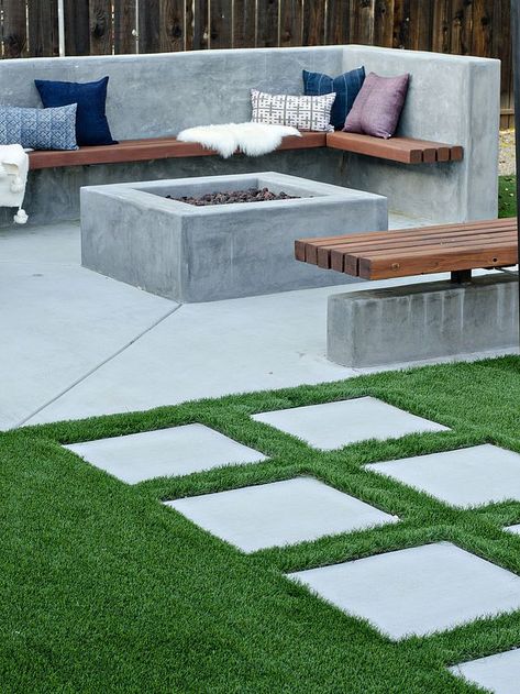 Happy Blogger Stylin’ Home Tours week! It’s the summer edition, hosted by my friend Lindsay of The White Buffalo Styling Co. I’m SO excited to be sharing the reveal of our backyard patio! It’s been ov Design Per Patio, Outdoor Landscape Design, California Backyard, Concrete Patios, Modern Backyard Landscaping, Concrete Bench, Backyard Seating, Concrete Fire Pits, Modern Landscape Design