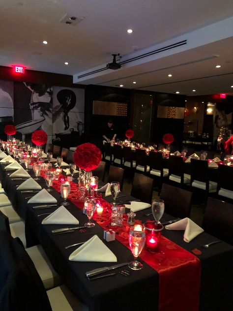 Red Black And White 50th Birthday Party, Valentine’s Day Banquet Decorations, Red Black And White Table Setting, Valentine Restaurant Decor, 18th Birthday Party Ideas Theme Elegant, Black And Red Decor Party Ideas, Black And Red Party Theme, Red Party Themes, Corporate Gala