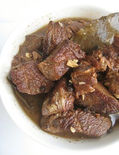 Beef Adobo Filipino, Beef Adobo, Adobo Filipino, Phillipino Food, Philippine Cuisine, Philippines Recipes, Vietnamese Dessert, Filipino Dish, Filipino Foods