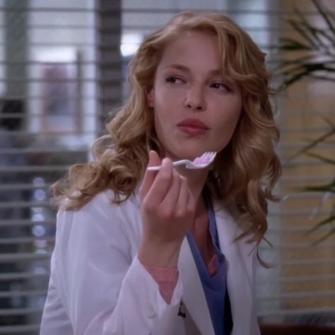 Izzie Stevens Icons, Izzie Stevens Aesthetic, Izzie Core, Izzie Greys Anatomy, Greys Anatomy Izzie, Greys Anatomy Couples, Grey's Anatomy Doctors, Izzie Stevens, Nurse Aesthetic