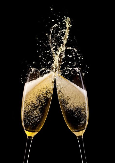 Champaign Glasses, New Year Wishes Images, Happy New Year Pictures, Happy New Year Wallpaper, Happy Birthday Greetings Friends, Wine Photography, Happy Birthday Celebration, New Year Message, Happy New Year Images