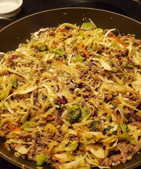 Weight Watchers Friendly Egg Roll in a Bowl | WW Smart Recipes Bobby Flay Recipes, Chicken Egg Rolls, Eggroll In A Bowl, Egg Roll In A Bowl, Takeout Food, Coleslaw Mix, Easy Homemade Recipes, Egg Roll, Pork Sausage