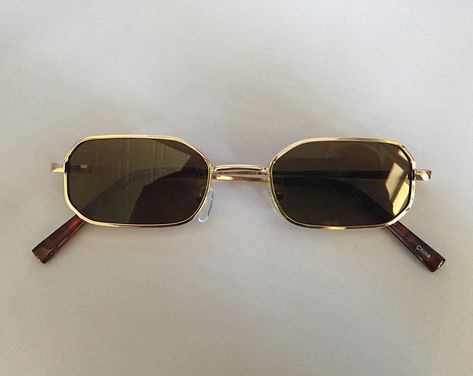 Aesthetic Sunglasses Vintage, Retro Glasses Aesthetic, Aesthetic Sunglasses, Shades Glasses, Vintage Sunnies, Summer Glasses, Cool Shades, Accessory Inspo, Trendy Glasses