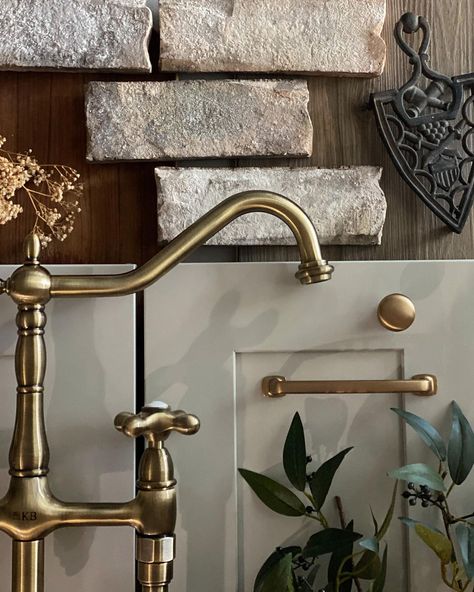 taylor || DREAM. DIY. DESIGN. on Instagram: “Picking out these stunning details for the kitchen was my absolute favorite part of the design process! What do we think of the brass…” Brick Backsplash, July 28, Brass Hardware, Design Process, Single Vanity, Diy Design, Backsplash, Home Interior, Home Kitchen