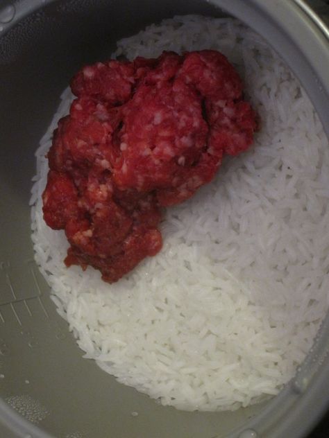 A Meal From a Rice Cooker : 9 Steps (with Pictures) - Instructables Rice Cooker Meals Asian, Rice Cooker Recipes Easy, Rice Maker Recipes, Aroma Rice Cooker Recipes, Multicooker Recipes, Rice Cooker Meals, Aroma Rice Cooker, How To Cook Hamburgers, Rice Maker