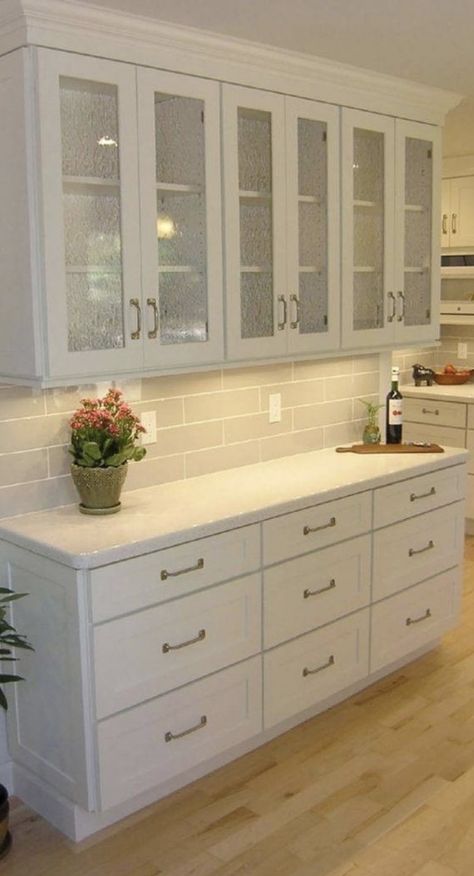 Hiasan Dalaman Dapur, Dapur Moden, Crockery Unit Design, Kitchen Base Cabinets, Kabinet Dapur, Kitchen Room Design, Kitchen Furniture Design, Kitchen Redo, Kitchen Cabinet Design