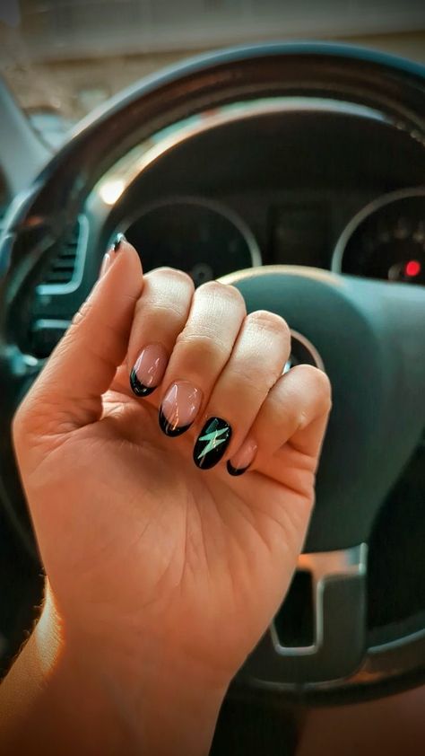 Birthday Nails Western, Country Concert Nails Almond, Short Almond Western Nails, Almond Shape Western Nails, Western Style Nails Acrylic, Cute Western Nails Short, Nail Ideas Country Concert, Acrylic Nail Designs Country, Round Western Nails