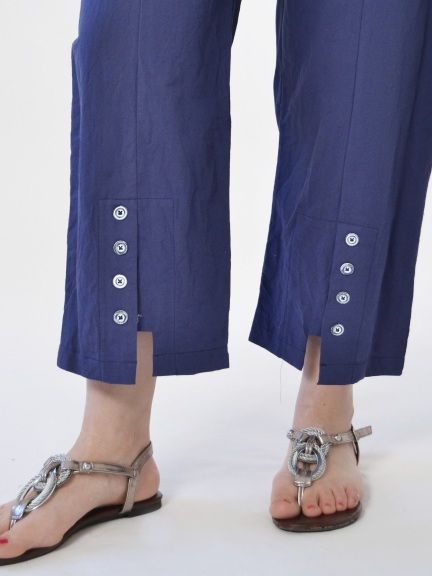 Pantalones nury Trouser Pants Pattern, Women Trousers Design, Salwar Pants, Womens Pants Design, Salwar Designs, Trouser Design, Pakistani Fashion Casual, Sari Blouse, Salwar Kamiz