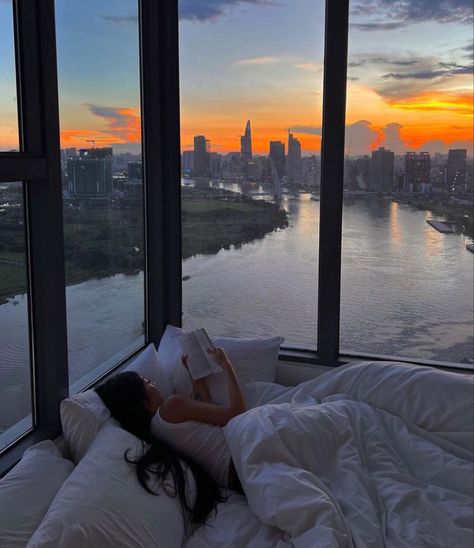 Appartement New York, City View Apartment, Apartment View, Paris Jackson, Nyc Life, New York Life, Future Apartment, New York Apartment, Aesthetic Rooms