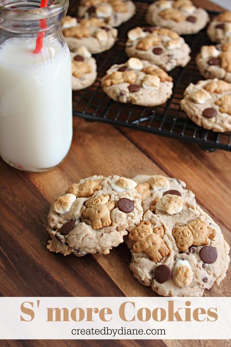 s'more chocolate chip cookies with teddy grahams createdbydiane.com Teddy Graham Smores, Teddy Graham Cookies, Teddy Bear Sugar Cookies, Graham Recipe, Graham Dessert, Smores Cookies Bars, Graham Cookies, Teddy Grahams, Summer Sweets