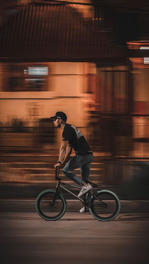 Bmx Photography Ideas, Bmx Street Photography, Bmx Photography, Best Soccer Shoes, Bmx Street, Street Model, Mountain Bike Art, Bicycle Mountain Bike, Skate Street