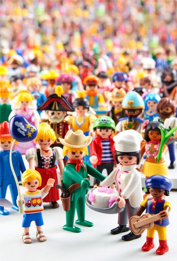 HAPPY BIRTHDAY, PLAYMOBIL® Childhood Memories 80s, Play Mobile, Toy Art, Mexican Artists, 90s Kids, Old Toys, Kids' Room, Little People, Art Toy