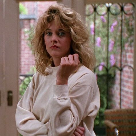 Meg Ryan when harry met sally #megryan Meg Ryan 80s, Meg Ryan 90s, Sally Albright, Meg Ryan Fall, Harry Met Sally Quotes, Megan Ryan, Personality Board, Meg Ryan Hairstyles, Style Themes