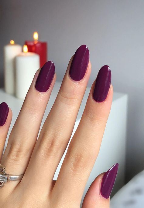 40 Simple 2023 Nail Designs to Inspire You Nail Paint Shades, Plum Nails, Hello Nails, Inspiration Tattoos, Nail Art For Beginners, Subtle Nails, Casual Nails, Nail Swag, Chic Nails