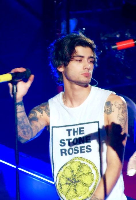 is he a god? Zany Malik, Prince Hair, Gambar One Direction, Zayn Malik Photos, Zayn Malik Pics, One Direction Photos, Frat Boy, James Horan, One Direction Pictures