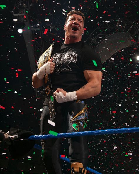 Eddie Guerrero Wallpaper, Wrestling Aesthetic, Wcw Wrestlers, Wwe Edge, Wrestling Pics, Mexican Wrestler, Wrestling Posters, Eddie Guerrero, Wwe Pictures