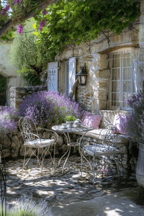 Rustic Outdoor Patio, Ranch Garden, French Courtyard, Lilac Cottage, Boho Backyard, Country Cottage Farmhouse, Patio Decor Ideas, Painting Reference, French Country Garden