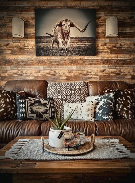 Transform Your Space with Rustic Living Room Decorating Ideas Rustic Living Room Decorating Ideas, Western Centerpiece Ideas, Western Centerpiece, Boho Western Living Room, Country Couches, South Western Decor, Western Living Room Decor, Aztec Home Decor, Western Living Room