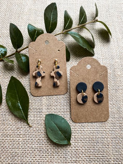 Ear Rings Photoshoot Ideas, Clay Earring Photography Ideas, Earings Photography Idea, Product Photography Earrings, How To Photograph Jewelry, Earring Photography Ideas, Earrings Photography Ideas, Clay Cheetah, Earring Photoshoot