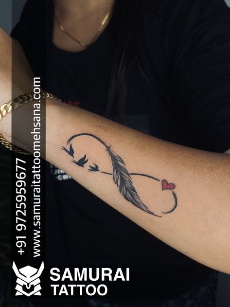 Tattoo With Heart, Tattoo Infinity, Wrist Tattoos Girls, Memorial Tattoo Designs, 3d Butterfly Tattoo, Infinity Tattoo Designs, Tattoos Infinity, Petite Tattoos, Infinity Tattoos